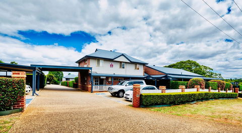 Ambassador On Ruthven - Yamba Accommodation 5