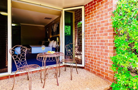 Ambassador On Ruthven - Yamba Accommodation 17