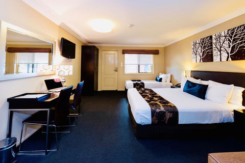 Ambassador On Ruthven - Yamba Accommodation 22