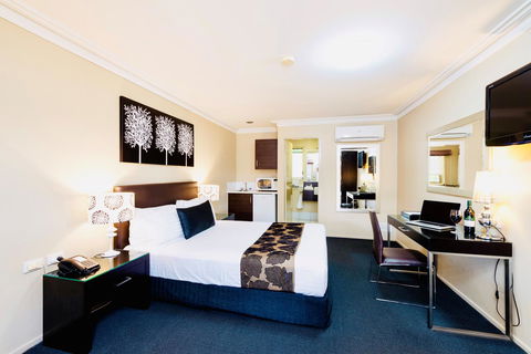 Ambassador On Ruthven - Yamba Accommodation 13