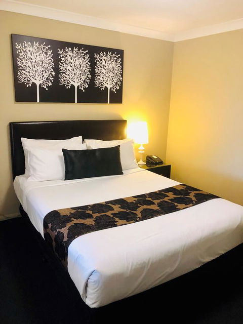Ambassador On Ruthven - Yamba Accommodation 38