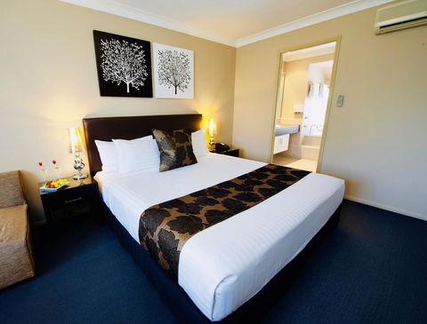 Ambassador On Ruthven - Yamba Accommodation 2