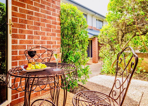Ambassador On Ruthven - Yamba Accommodation 4