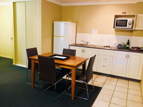 Ambassador On Ruthven - Yamba Accommodation 35