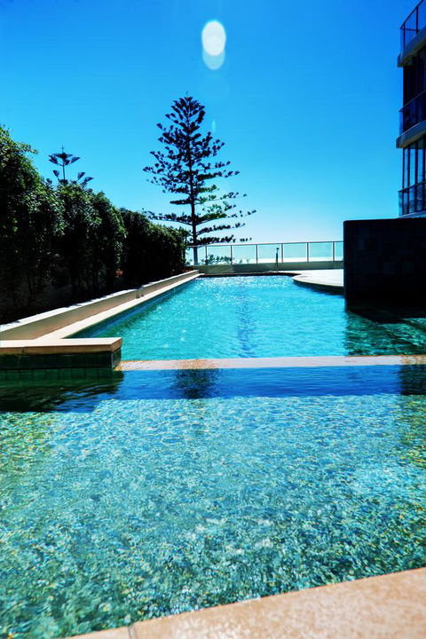 Reflection On The Sea - Yamba Accommodation 23