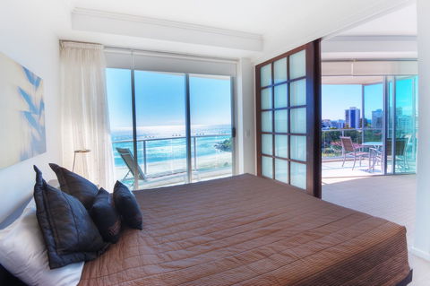 Reflection On The Sea - Yamba Accommodation 44