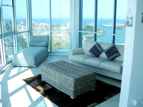 Reflection On The Sea - Yamba Accommodation 36