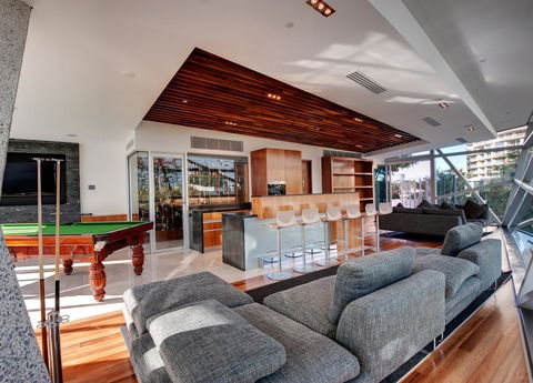 Reflection On The Sea - Yamba Accommodation 20