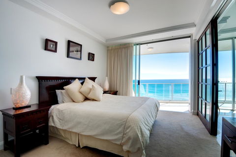 Reflection On The Sea - Yamba Accommodation 38