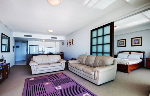 Reflection On The Sea - Yamba Accommodation 37
