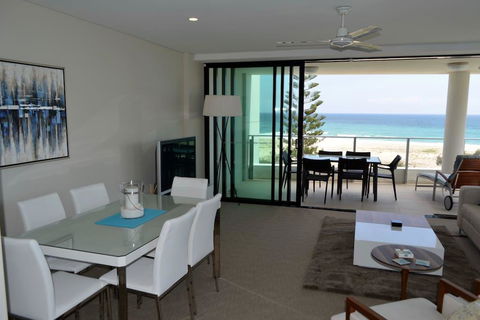 Pure Kirra - Yamba Accommodation 6