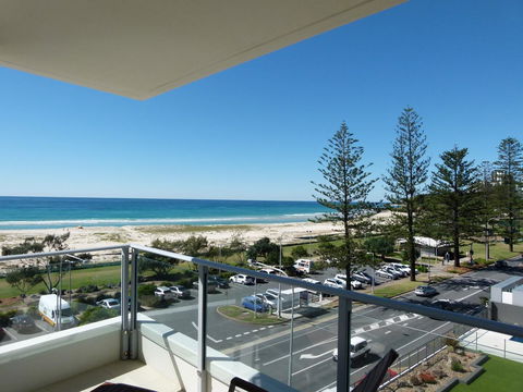 Pure Kirra - Yamba Accommodation 12