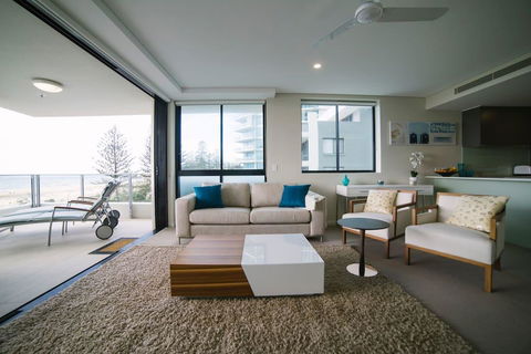 Pure Kirra - Yamba Accommodation 9