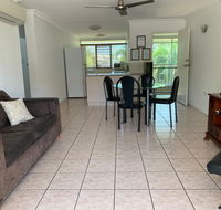 Townsville Holiday Apartments - Yamba Accommodation