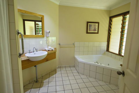 Allumbah Pocket Cottages - Yamba Accommodation 35