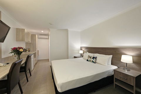 Smart Motels Bert Hinkler - Yamba Accommodation 21