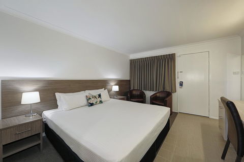 Smart Motels Bert Hinkler - Yamba Accommodation 23