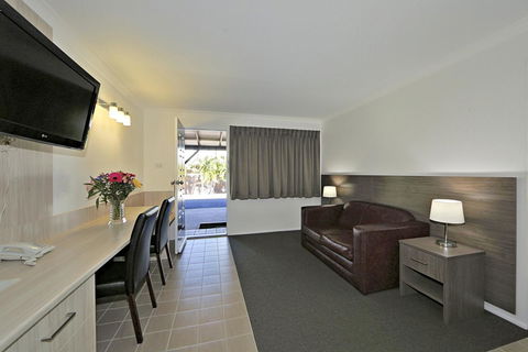 Smart Motels Bert Hinkler - Yamba Accommodation 29