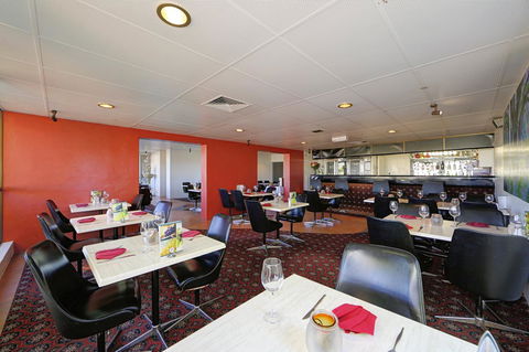 Smart Motels Bert Hinkler - Yamba Accommodation 8