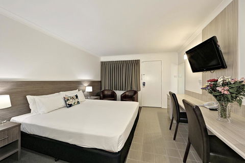 Smart Motels Bert Hinkler - Yamba Accommodation 22