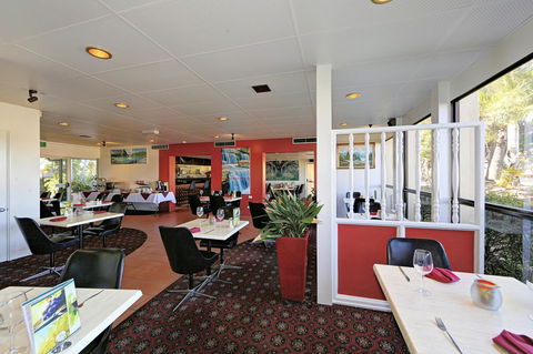 Smart Motels Bert Hinkler - Yamba Accommodation 5