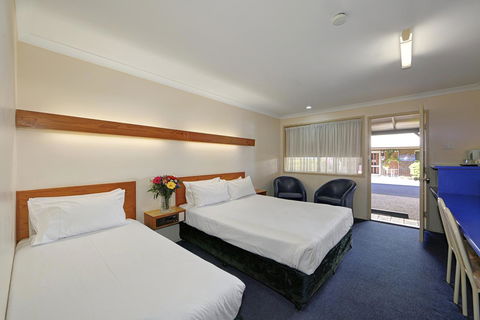 Smart Motels Bert Hinkler - Yamba Accommodation 18