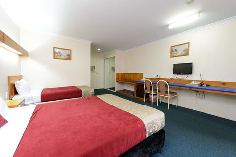 Smart Motels Bert Hinkler - Yamba Accommodation 2