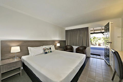 Smart Motels Bert Hinkler - Yamba Accommodation 24
