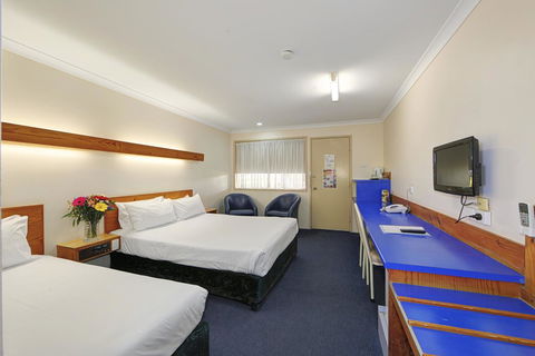 Smart Motels Bert Hinkler - Yamba Accommodation 15