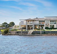 Riverfront Dream - Yamba Accommodation