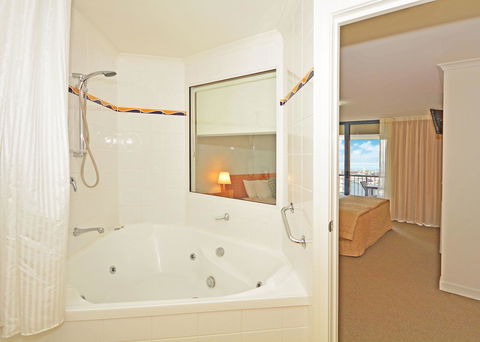Mantra Hervey Bay - Yamba Accommodation 24