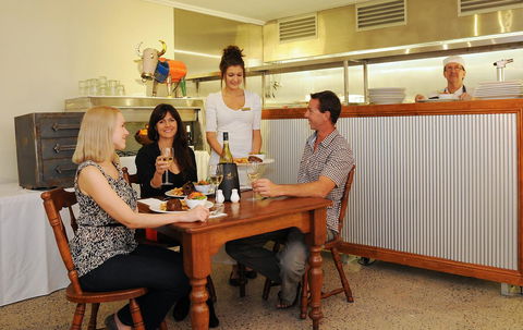 Cairns Queenslander Hotel & Apartments - Yamba Accommodation 11