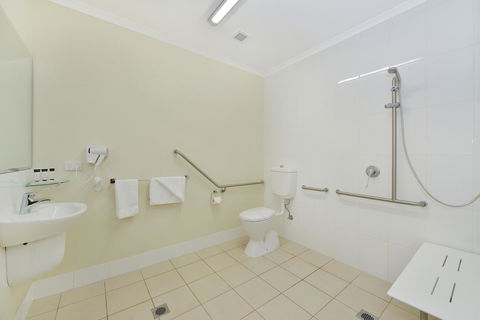Cairns Queenslander Hotel & Apartments - Yamba Accommodation 38
