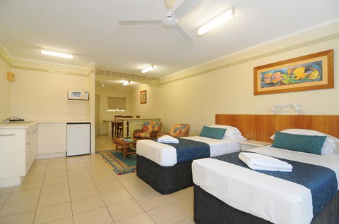 Cairns Queenslander Hotel & Apartments - Yamba Accommodation 8