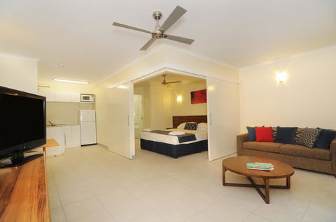 Cairns Queenslander Hotel & Apartments - Yamba Accommodation 16