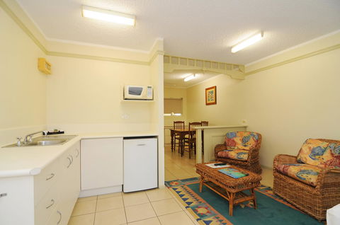 Cairns Queenslander Hotel & Apartments - Yamba Accommodation 20