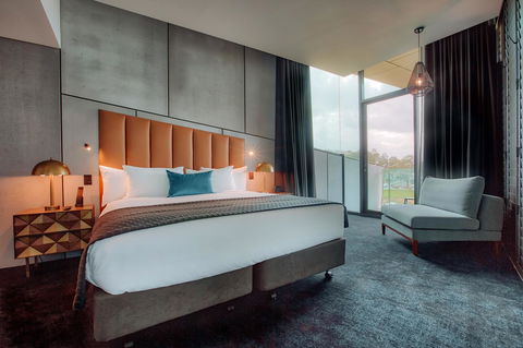 Eatons Hill Hotel - Yamba Accommodation 15
