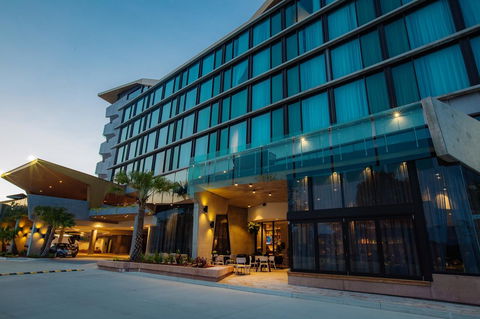 Eatons Hill Hotel - Yamba Accommodation 2