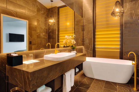 Eatons Hill Hotel - Yamba Accommodation 14
