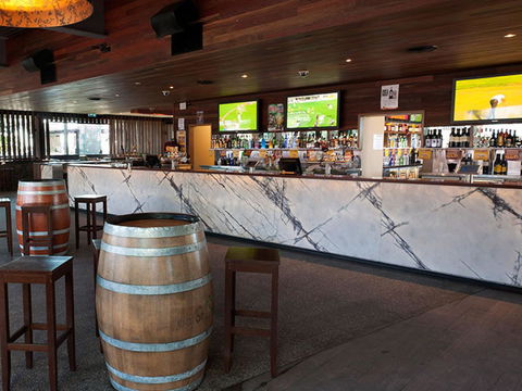 Eatons Hill Hotel - Yamba Accommodation 38