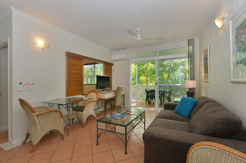 Seascape Holidays - Coral Apartments - Yamba Accommodation 9