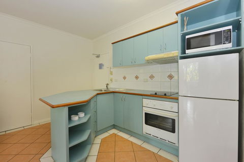 Seascape Holidays - Coral Apartments - Yamba Accommodation 4