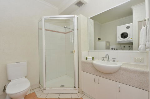 Seascape Holidays - Coral Apartments - Yamba Accommodation 2