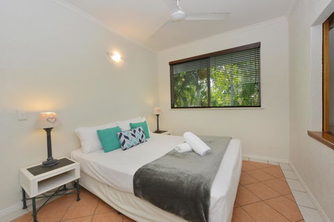Seascape Holidays - Coral Apartments - Yamba Accommodation 7