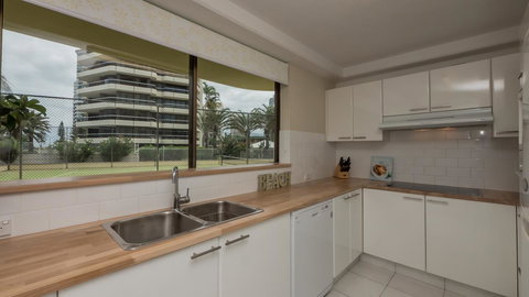Norfolk Luxury Beachfront Apartments - Yamba Accommodation 9