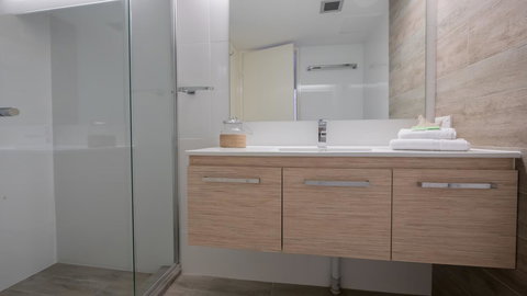 Norfolk Luxury Beachfront Apartments - Yamba Accommodation 15