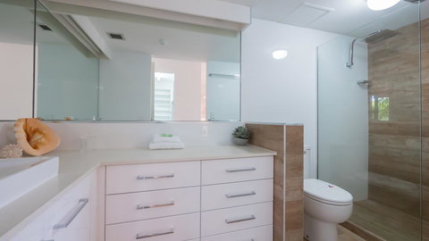 Norfolk Luxury Beachfront Apartments - Yamba Accommodation 17