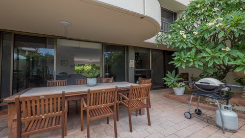 Norfolk Luxury Beachfront Apartments - Yamba Accommodation 22