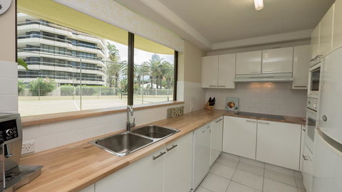 Norfolk Luxury Beachfront Apartments - Yamba Accommodation 21