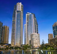 Holiday Holiday Circle On Cavill Apartments - Yamba Accommodation
